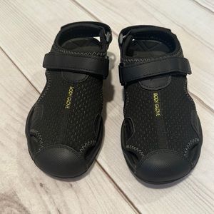 NWOT BodyGlove Boys Size 2 Black Water Shoes